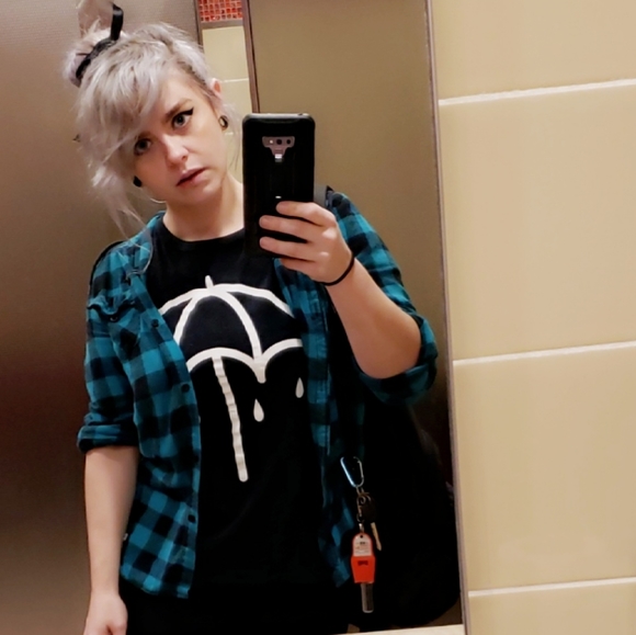 Meet your Posher, Davina - Picture 3 of 4